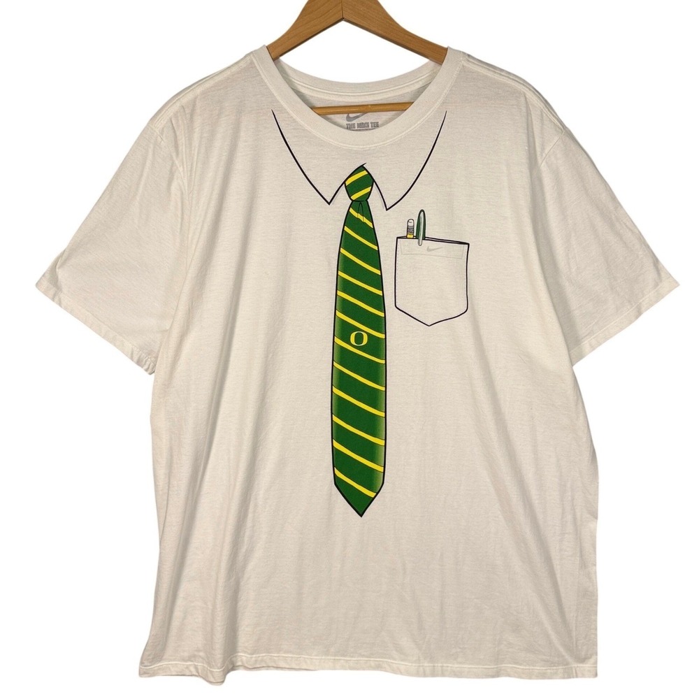 Nike Oregon Ducks Graphic Tee T-Shirt Mens XXL White Tuxedo Tie Athletic Cut